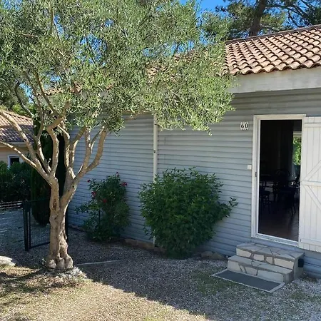 6p Dans Un Parc Résidentiel Dans Le Golfe De Saint Tropez Chalet *